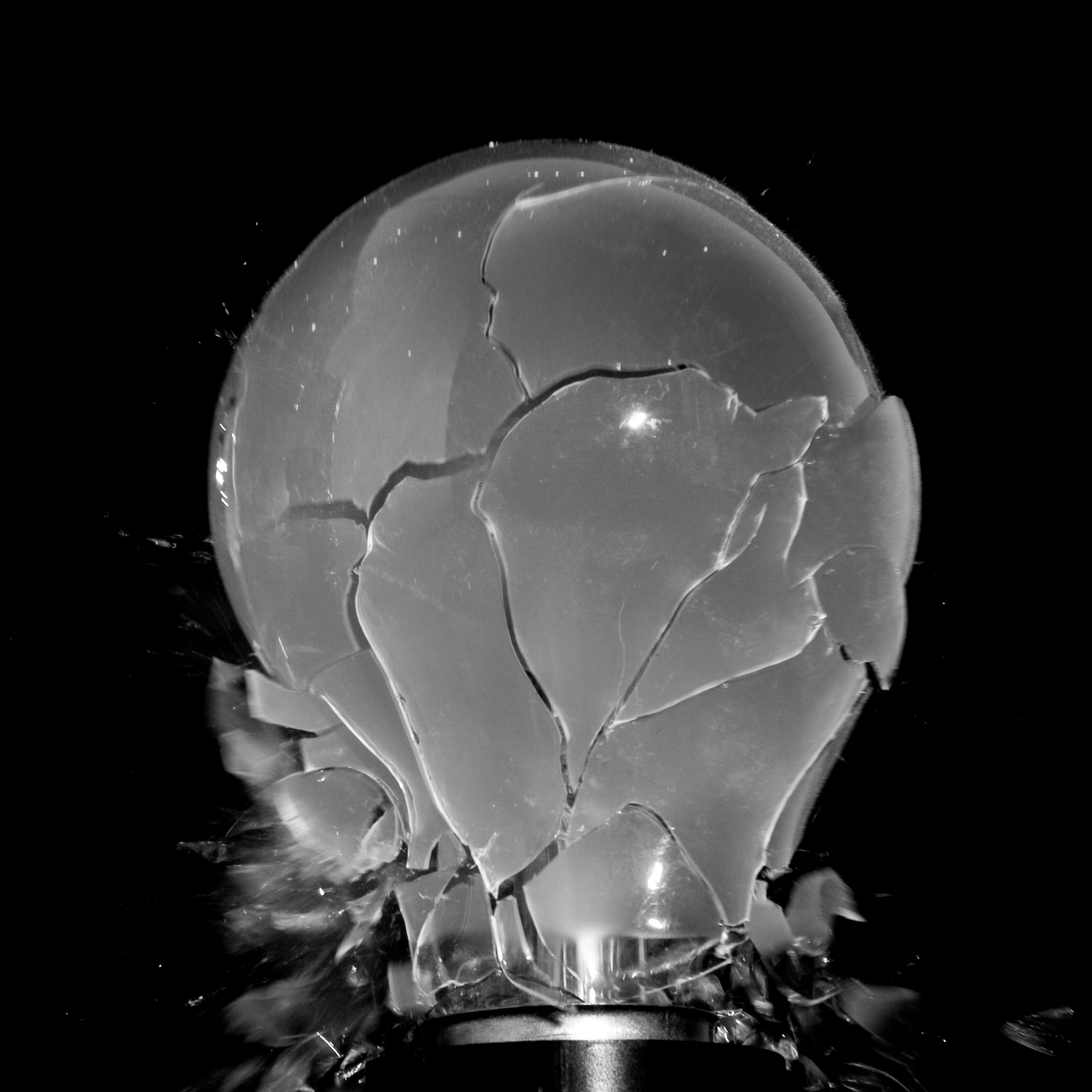 Bursting Lightbulb (4)